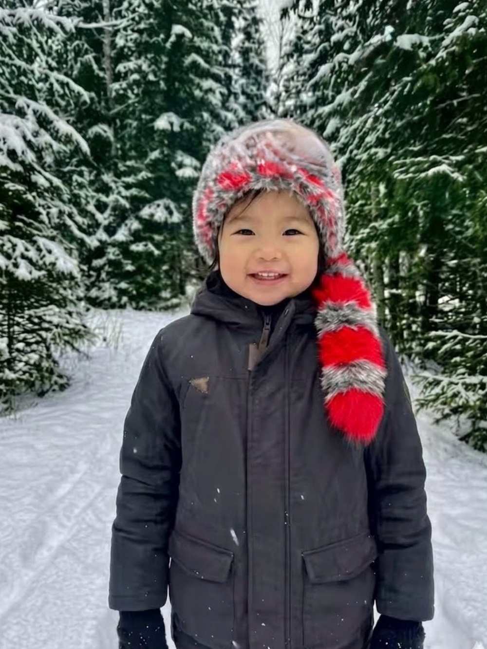 KIDS FAUX FUR RACCOON CAP with Red
& Gray Tail